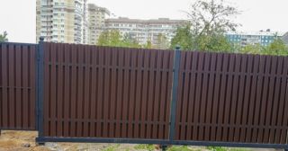 Купить распашные ворота из штакетника Зима, цена от 2776 руб.