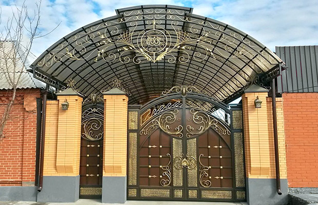 Купить или заказать ворота для дома с навесом - стильные и надежные решения для вашего участка в зиме от 42577 руб | ВоротМастер-Зма